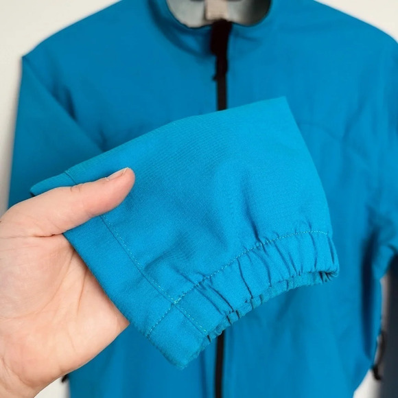 Mountain Equipment Co-op womens spring windbreaker - XL -  made in Canada - Picture 7 of 7